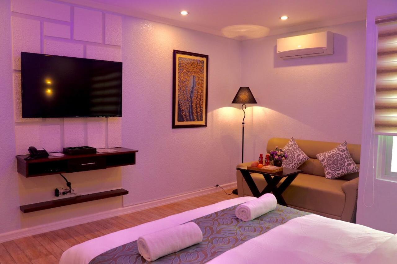 Maison Hotel Cauayan Esterno foto